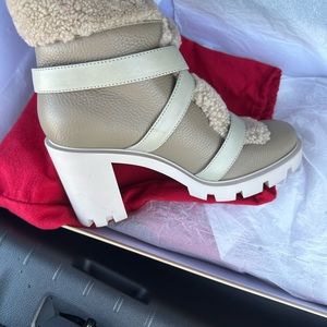 I wear a size 10. I went a size up and they didn’t work for me.